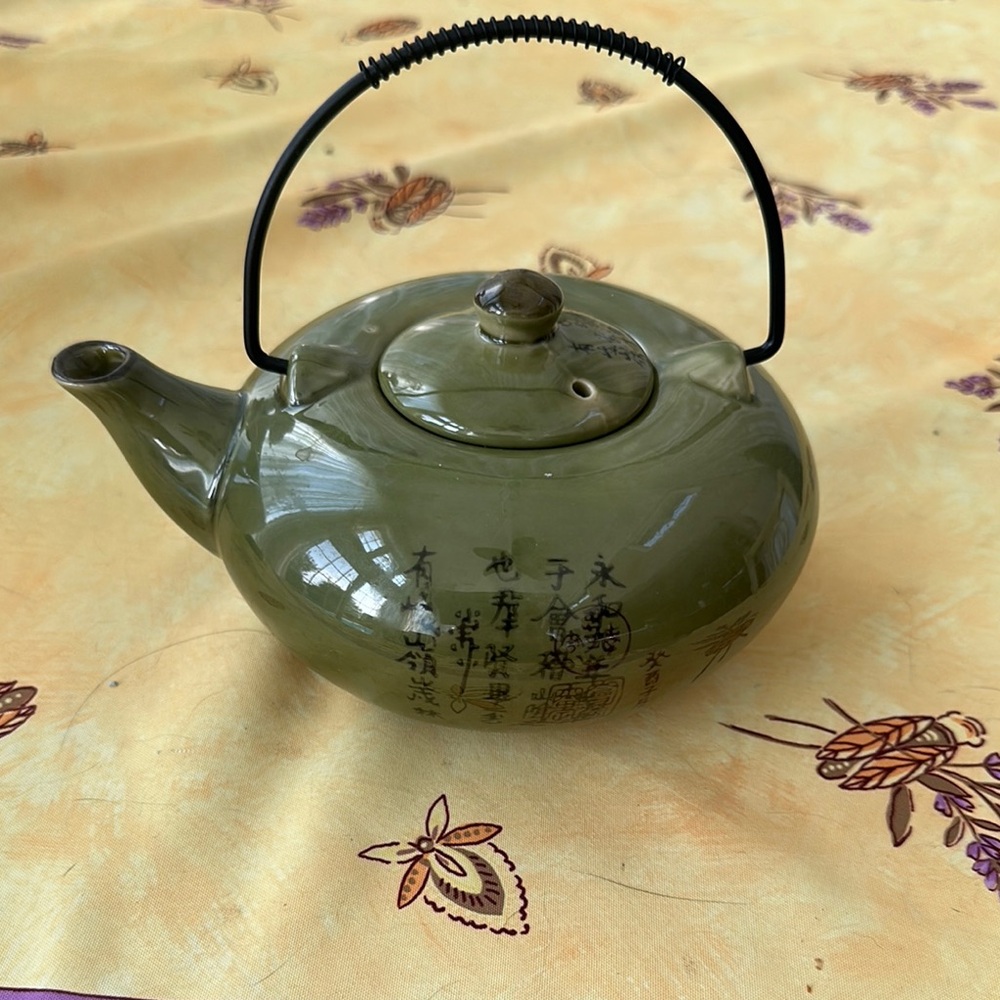 Green Japanese Ceramic Teapot with Black metallic Handle